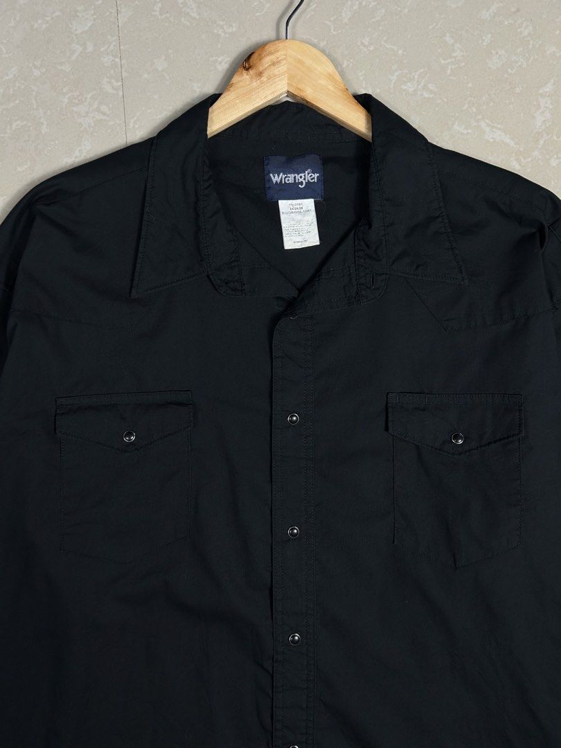 WRANGLER polo for men (Category: Formal Shirts) located in Tacloban City. Submitted by his_closetttt23 (Listing ID 1463804389, Image 2). Description: .