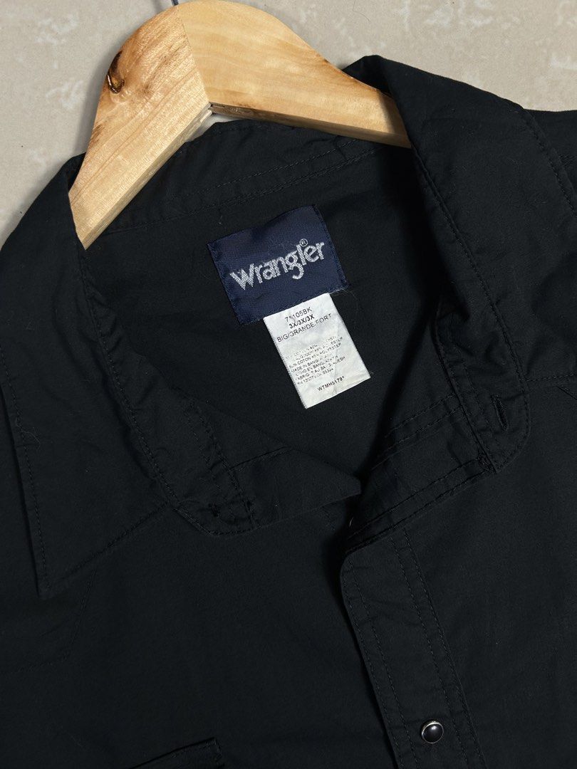WRANGLER polo for men (Category: Formal Shirts) located in Tacloban City. Submitted by his_closetttt23 (Listing ID 1463804389, Image 3). Description: .
