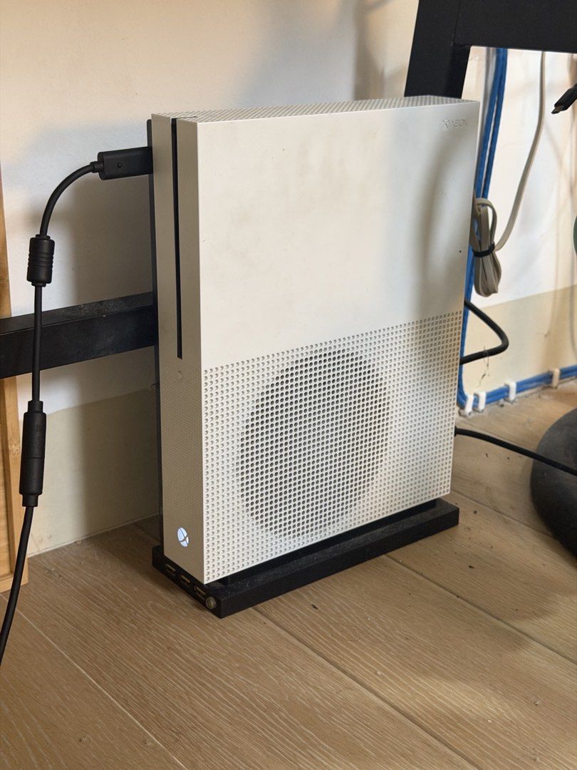 Used Xbox One S 1TB Console with Kinect 2 (Category: Xbox) located in Marikina City. Submitted by dantease (Listing ID 1463809373, Image 2). Description: Heavily used Xbox One S 1TB Console - Includes Kinect 2 with USB 3.0 adapter and TV mount - Includes AC plug - Free 3rd party stand and 8BitDo Ultimate Wired Controller - No issues, working great, medyo mabagal lang kasi luma na - NO GAMES INCLUDED, console already reset RFS: Decluttering Slight