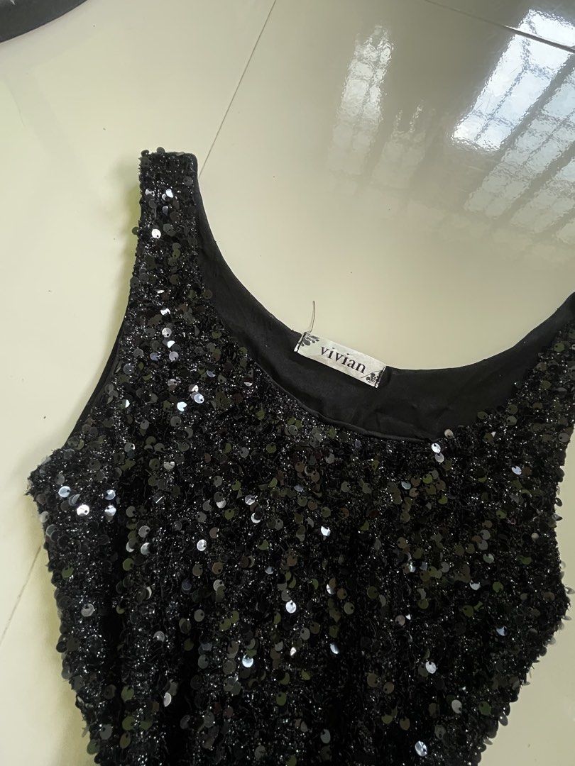 y2k black front sequined top (Category: Others Tops) located in Manila. Submitted by _vtg.angel_ (Listing ID 1463771720, Image 3). Description: .