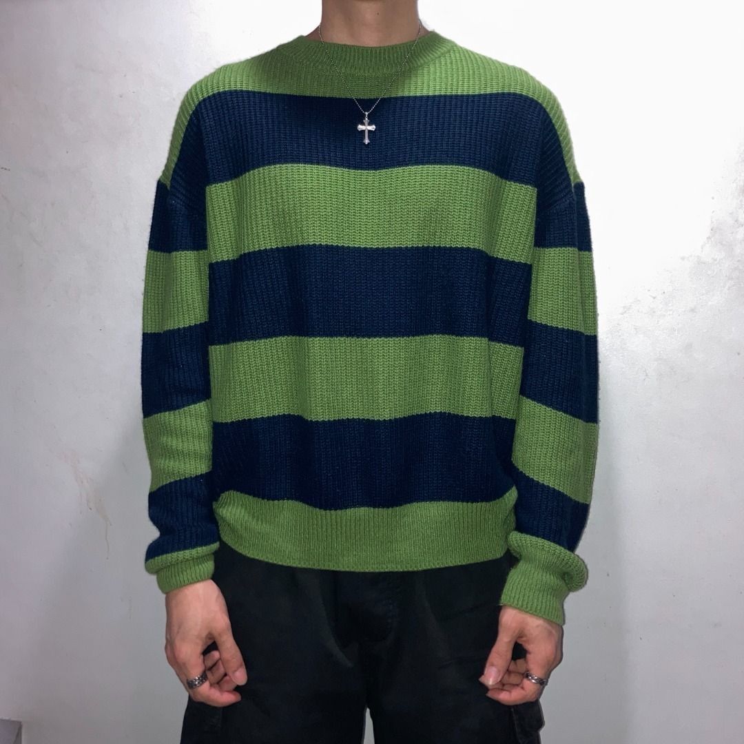 Y2K Grunge Baggy Knitted Pullover (Category: Coats, Jackets and Outerwear) located in Mandaluyong City. Submitted by de_keein (Listing ID 1463918145, Image 3). Description: Color rate - 10/10 💯 ganda in person Colors might be affected due to lighting. Chest: 26 inch Length: 24 inch using Tape measure for dimensions.(Inches) Buyer should shoulder the shipping fee. model height: 5'10.