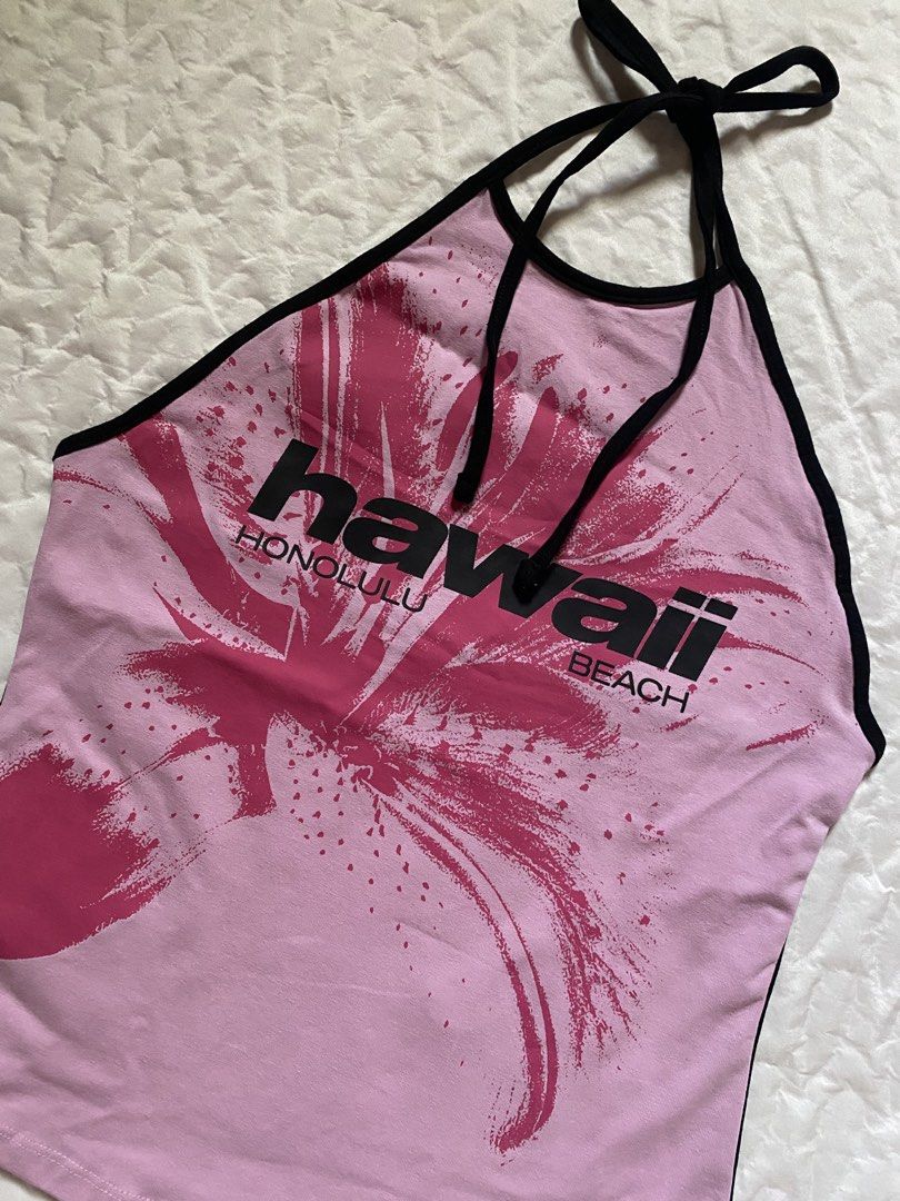 Y2k Halter (Category: Sleeveless) located in Tumauini. Submitted by bihisbyme (Listing ID 1463802791, Image 2). Description: .
