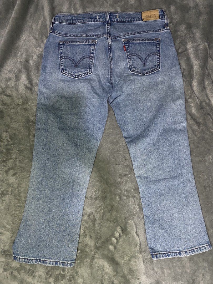 y2k Levis (Category: Jeans) located in Manila. Submitted by pc.thrift (Listing ID 1463893993, Image 2). Description: 29-30.