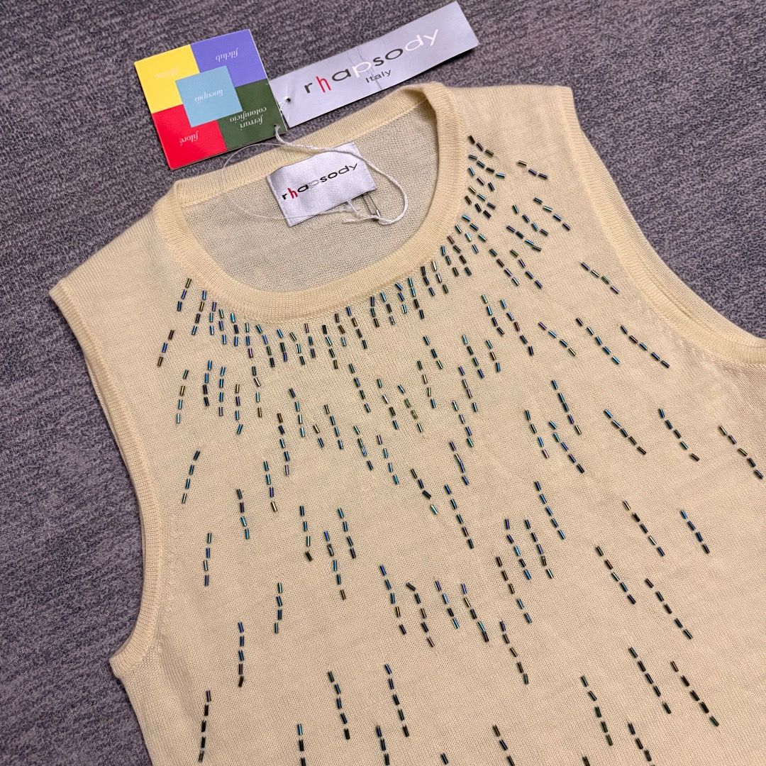 Y2K Rhapsody Italy with small cylindrical beads (Category: Sleeveless) located in Calamba. Submitted by bermuda.ph (Listing ID 1463874697, Image 2). Description: .