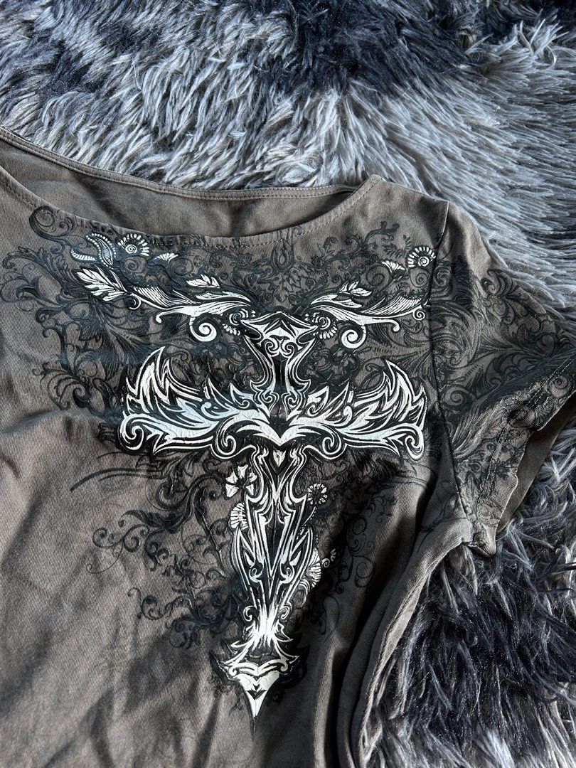 Y2k S-Deer Concept (Category: Others Tops) located in Baao. Submitted by prettysixtythrift_17 (Listing ID 1463754353, Image 3). Description: Y2k S-Deer Concept ▪️Size: S on tag ▪️Length: 22.5 ▪️Width: 16 ▪️Color Rate: 10/10 ▪️Condition: Excellent ▪️Issue: None .