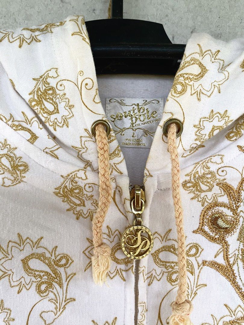 y2k South Pole hoodie (Category: Coats, Jackets and Outerwear) located in Butuan. Submitted by angericohappy420 (Listing ID 1463888207, Image 3). Description: ‼️WTS‼️ VTG Y2K South Pole Cream Gold Paisley Embroidered Hoodie Womens M NWT Size: XS-Small in verygood condition needwash only 650shipped! pm for more information mindanao area unlivouch.