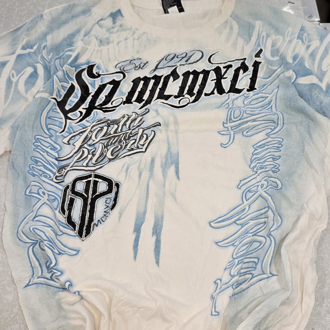 Y2k South pole Tee (Category: Tshirts & Polo Shirts ) located in Hinigaran. Submitted by thrift_street_6106 (Listing ID 1463748733, Image 3). Description: Y2k South pole shirt. Dimes'21'28. Exclent cond. Need wash only. 399+Sf.