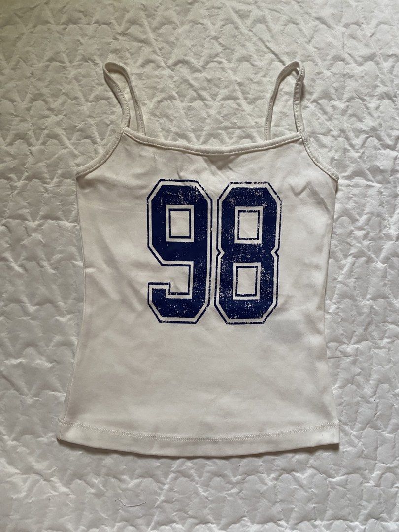 Y2k Top (Category: Sleeveless) located in Tumauini. Submitted by bihisbyme (Listing ID 1463803233, Image 1). Description: .