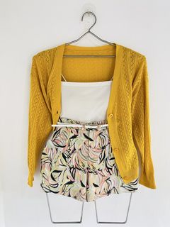 (Category: ) located in . Submitted by yourcloset1001 (Listing ID 1463914027, Image 1). Description: .