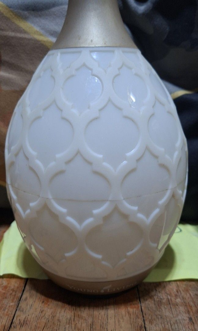 Young living (Category: Air Purifiers & Dehumidifiers) located in San Mateo. Submitted by miss.cleo22 (Listing ID 1463894878, Image 3). Description: Young living humidifier once used.