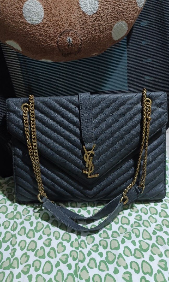 YSL chain bag ukay source (Category: Luxury Bags & Wallets) located in Pasay City. Submitted by khim1202ma07307 (Listing ID 1463833534, Image 1). Description: .