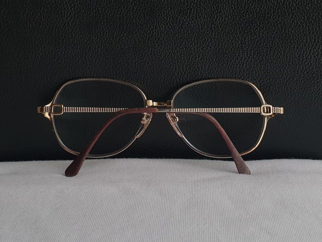 YSL Yves Saint Laurent Eyeglass Frame (Category: Sunglasses & Eyewear) located in Quezon City. Submitted by WasalakTwo (Listing ID 1463928799, Image 3). Description: Bought in Japan Authentic Durable and high quality Goodcondition Clean and presentable Lens are graded, but replaceable Open for delivery nationwide Front Width 13.4cm Front Height 4.6cm.