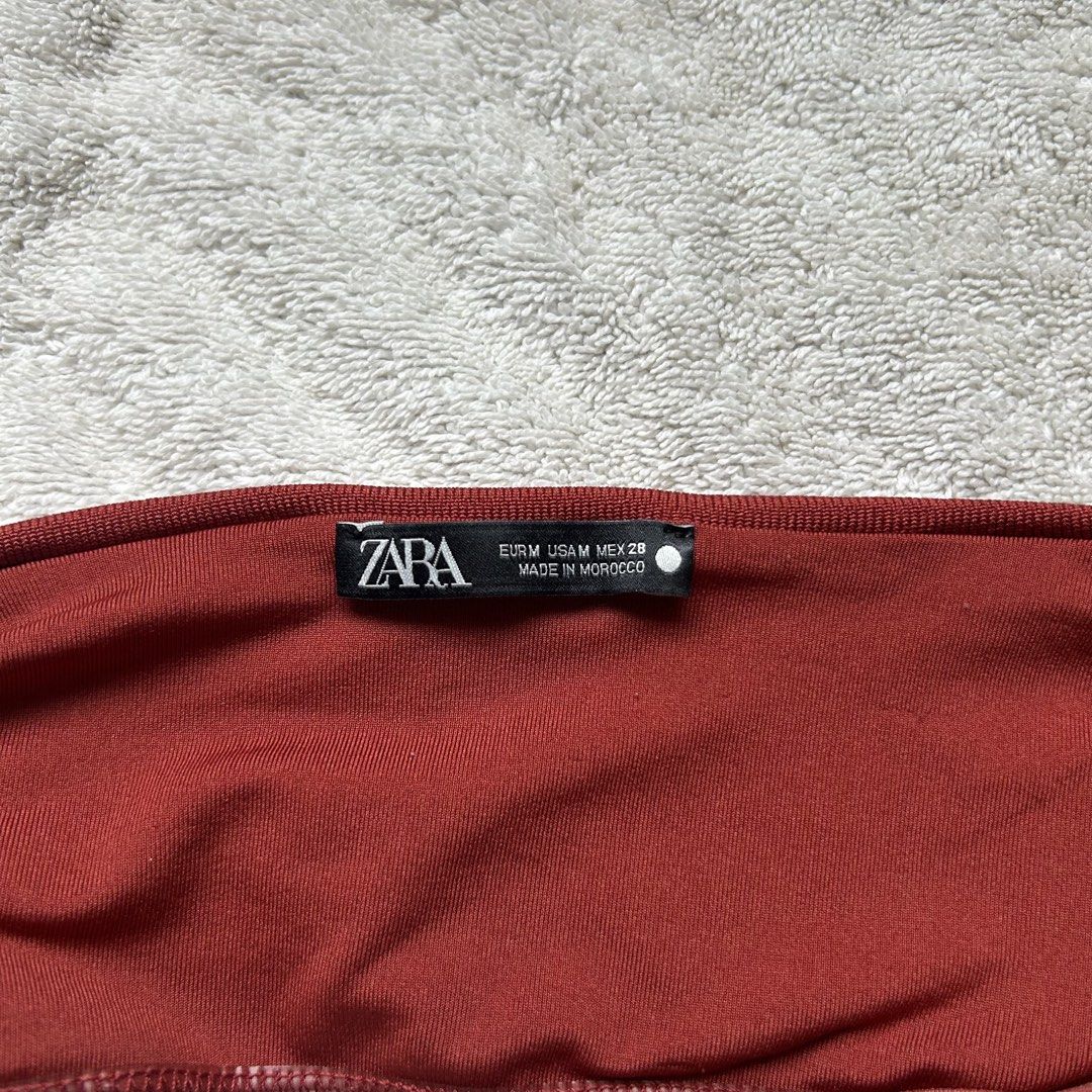 Zara backless sleeveless top (Category: Sleeveless) located in San Juan City. Submitted by e_declutters2019 (Listing ID 1463791499, Image 3). Description: • excess tread flaw on straps • size small.