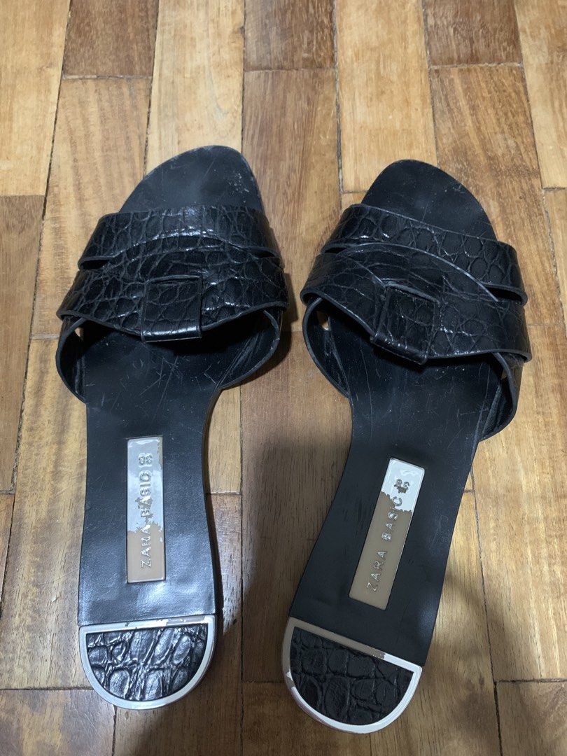 Zara Black Sandals (Category: Flats & Sandals) located in Caloocan City. Submitted by estrellamanila (Listing ID 1463861093, Image 2). Description: No box included Check posted photos.