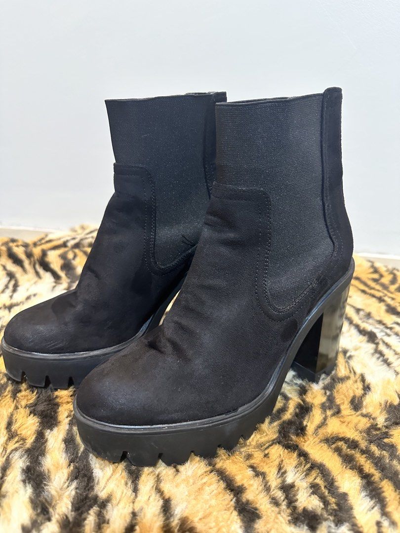 BershkaBlock Heel Boots (Category: Boots) located in Antipolo. Submitted by maiah_ccd (Listing ID 1463773870, Image 3). Description: - Authentic - Used.