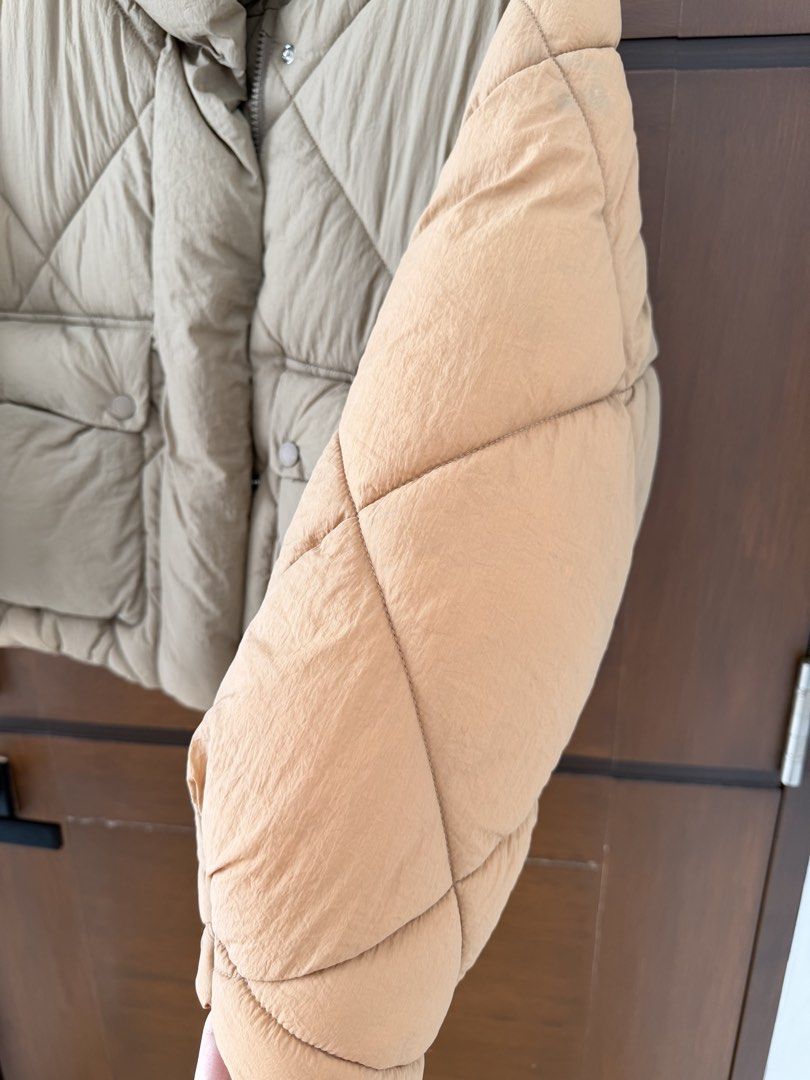 ZARA Brown Puffer Jacket (Category: Babies & Kids Fashion) located in San Fernando. Submitted by lovepreloved13 (Listing ID 1463793085, Image 3). Description: - Zara Brown puffer jacket with discoloration - Bought directly from Zara store but has discoloration due to storage 😔 - Diamond quilting - Two front pockets with snap closures - Warm and cozy for cooler weather - Can stand Japan snow - Easy to style.