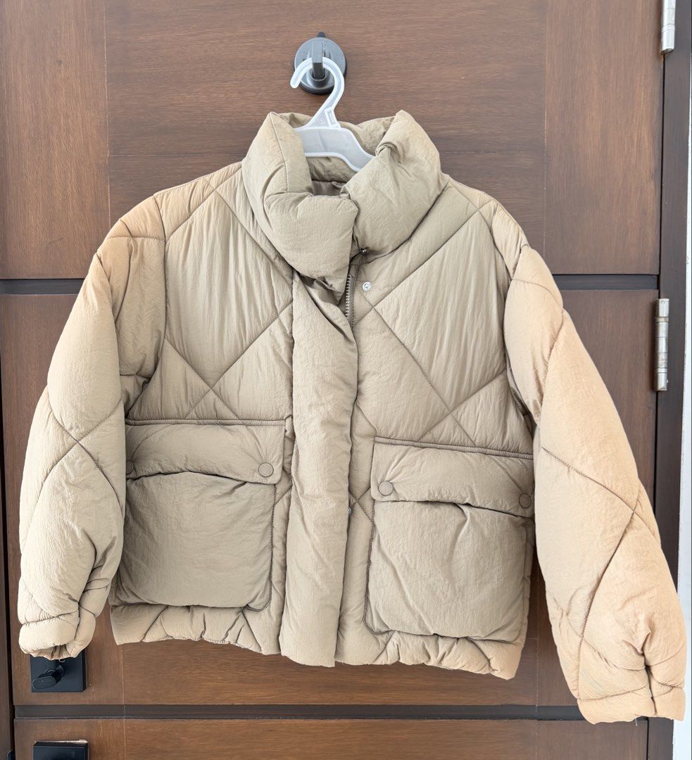 ZARA Brown Puffer Jacket (Category: Babies & Kids Fashion) located in San Fernando. Submitted by lovepreloved13 (Listing ID 1463793085, Image 2). Description: - Zara Brown puffer jacket with discoloration - Bought directly from Zara store but has discoloration due to storage 😔 - Diamond quilting - Two front pockets with snap closures - Warm and cozy for cooler weather - Can stand Japan snow - Easy to style.