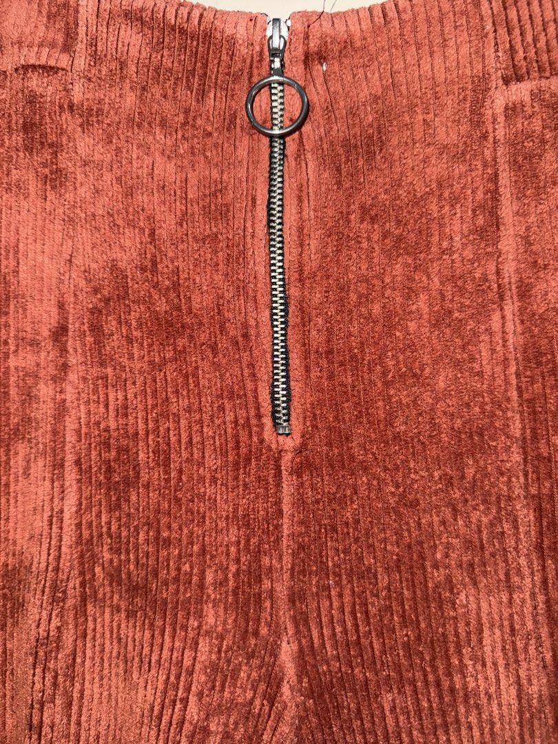 Zara Corduroy flared pants (Category: Other Bottoms) located in Makati City. Submitted by prebykris (Listing ID 1463930774, Image 2). Description: Flattering for petite women; RFS: decluttering I only have one when worn photo, as this no longer fits me..