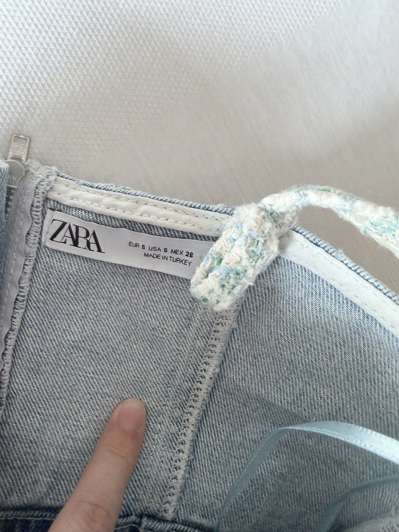 Zara denim tube top - small (Category: Sleeveless) located in Cebu City. Submitted by calligraphybyden (Listing ID 1463770310, Image 2). Description: .