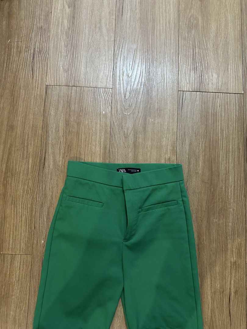 Zara Green Cropped Flare Pants (Category: Jeans) located in Las Pinas. Submitted by gg_1968 (Listing ID 1463832108, Image 3). Description: - Zara cropped flare pants - message me for measurements - Size: XS - High-waisted fit - Zip and button closure - Two front pockets - Made in Turkey - Perfect for dressing up or down.