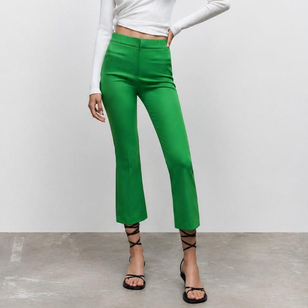 Zara Green Cropped Flare Pants (Category: Jeans) located in Las Pinas. Submitted by gg_1968 (Listing ID 1463832108, Image 1). Description: - Zara cropped flare pants - message me for measurements - Size: XS - High-waisted fit - Zip and button closure - Two front pockets - Made in Turkey - Perfect for dressing up or down.