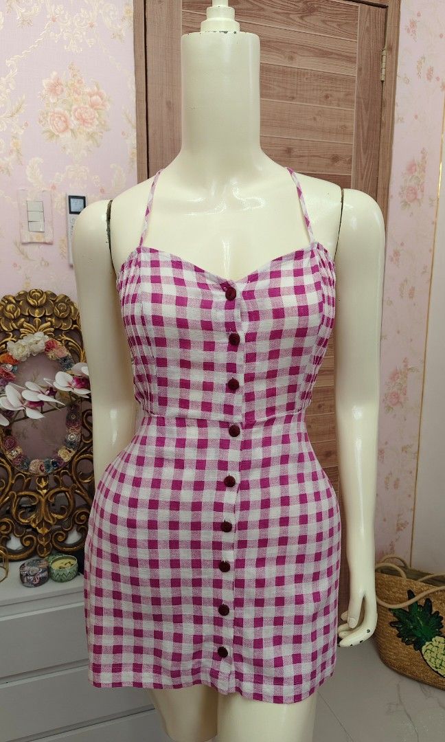 Zara Linen-Blend Gingham Pink White Romper (Category: Rompers) located in Pagudpud. Submitted by altheacee063978 (Listing ID 1463921487, Image 3). Description: m-l.