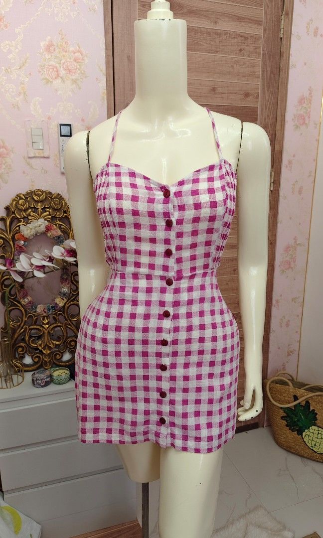 Zara Linen-Blend Gingham Pink White Romper (Category: Rompers) located in Pagudpud. Submitted by altheacee063978 (Listing ID 1463921487, Image 2). Description: m-l.