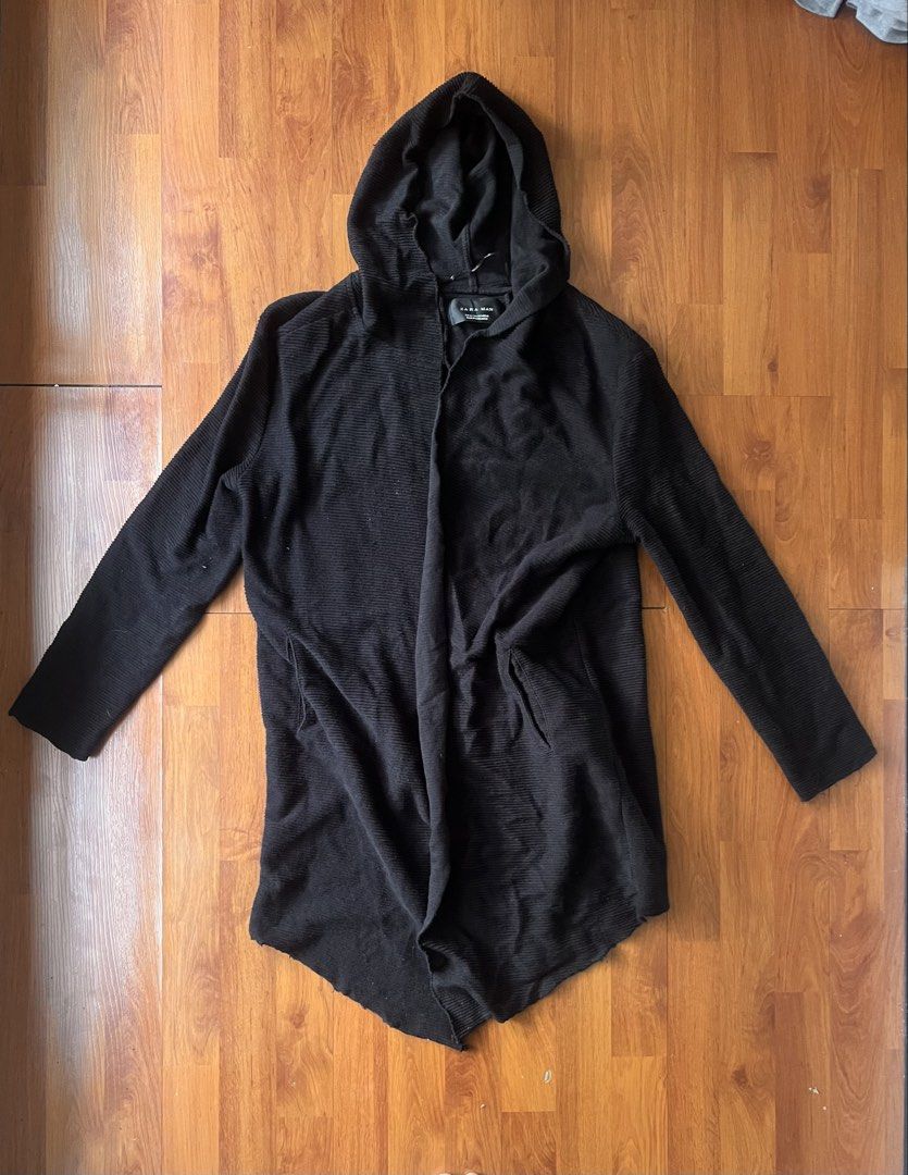 ZARA MAN RIBBED HOODED OPEN-FRONT CARDIGAN (SIZE MEDIUM) (Category: Coats, Jackets and Outerwear) located in Lipa City. Submitted by alexcollectionco (Listing ID 1463933012, Image 1). Description: authentic Zara Man open-front hooded cardigan in solid black. features a lightweight ribbed texture, comfortable attached hood, open cascade silhouette, long sleeves, raw/frayed edge detailing, and functional side pockets. designer alternative vibe perf