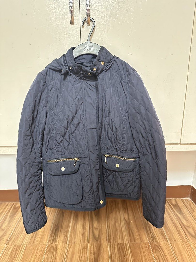 Zara Quilted Puffer Jacket (Category: Coats, Jackets and Outerwear) located in Las Pinas. Submitted by joanmc (Listing ID 1463827974, Image 1). Description: Zara Quilted Puffer Jacket Navy Blue with gold zipper Size small Rfs: doesnt fit anymore Ready for pickup anytime Shipping shouldered by buyer .
