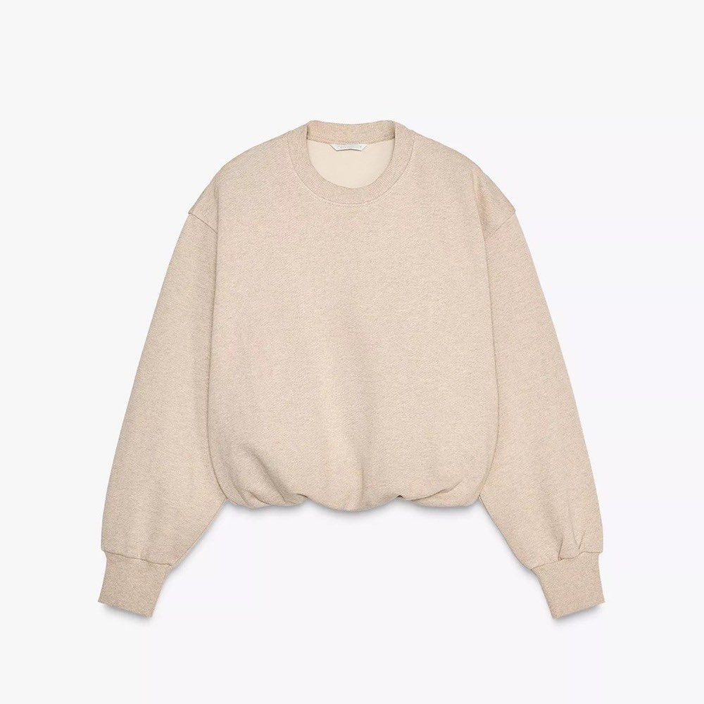 Zara Tan Balloon hem Thick Sweater (Category: Others Tops) located in Taguig. Submitted by madeasoncloset (Listing ID 1463755685, Image 2). Description: ✨ FOR SALE ✨ Still with tags! 🏷️ Beautiful tan / earthy color — super cute and perfect for that aesthetic, cozy look 🤎 📸 Actual worn photo: Please swipe! I’m wearing XS. Selling the Small size, fits up to M depending on desired fit. 🎀 Cute balloon-hem sweater 🤎 Thick, double-layered fabric ✨