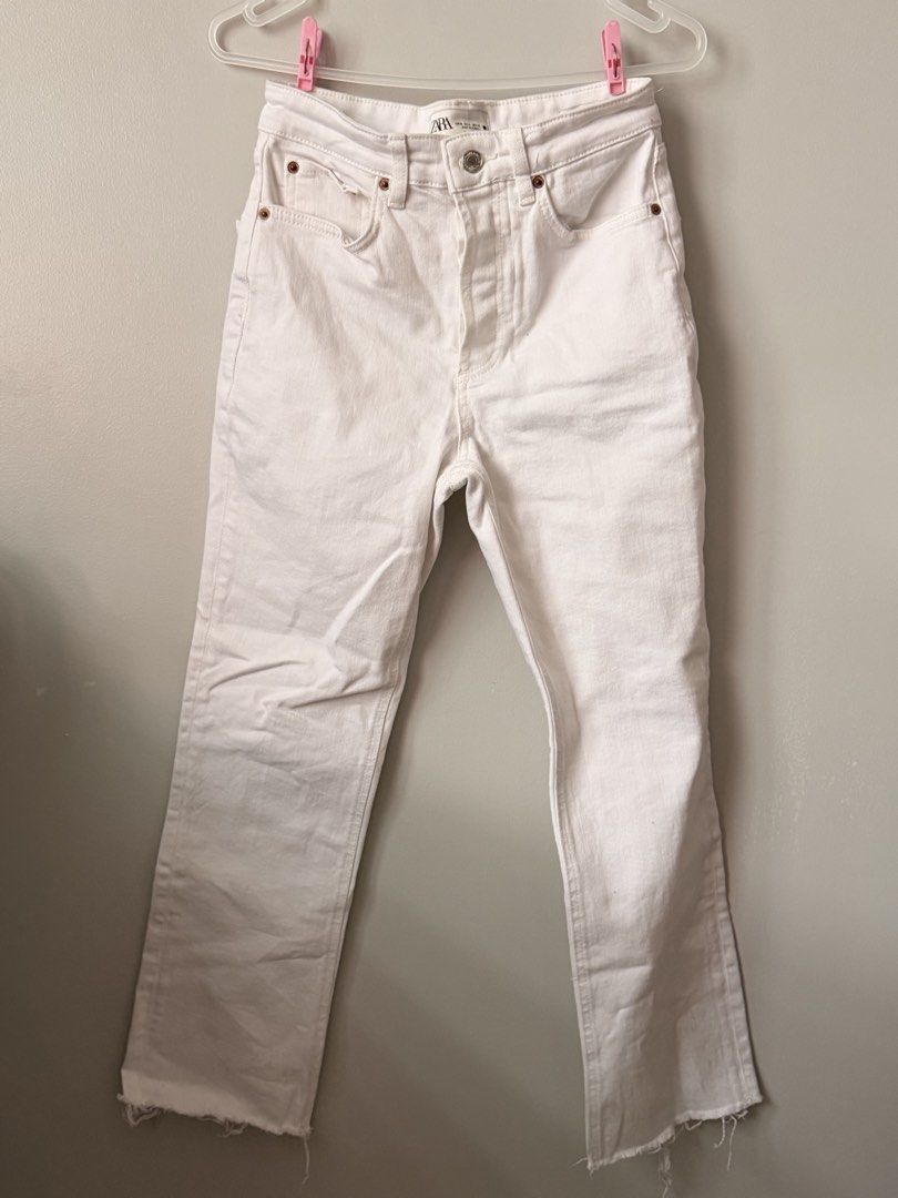 Zara The Deed Flare White Button Fly Jeans (Category: Jeans) located in Quezon City. Submitted by ninny.ph (Listing ID 1463860549, Image 1). Description: - Zara white jeans - High-waisted style - Button fly closure - 'The Deed Flare' model - Raw hem - Versatile staple piece, easy to dress up or down.