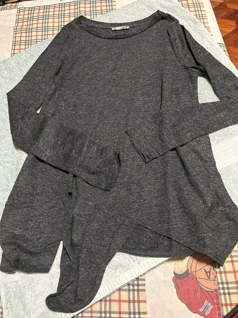 Zara tops 2 in 1 price (Category: Blouses) located in Quezon City. Submitted by lunamond (Listing ID 1463745401, Image 3). Description: 2 blouses in 1 price, zara tops very nice quality and iconic designs , easy to blend with any partner.
