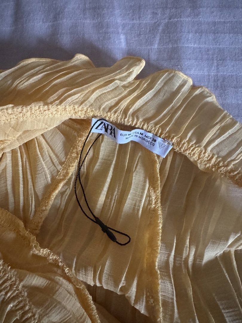 ZARA Yellow Ruffle One Shoulder Top (Category: Sleeveless) located in Paranaque City. Submitted by meowdonna (Listing ID 1463820016, Image 3). Description: - Size: Medium - Location: Cavite - Payment: gcash/COD.