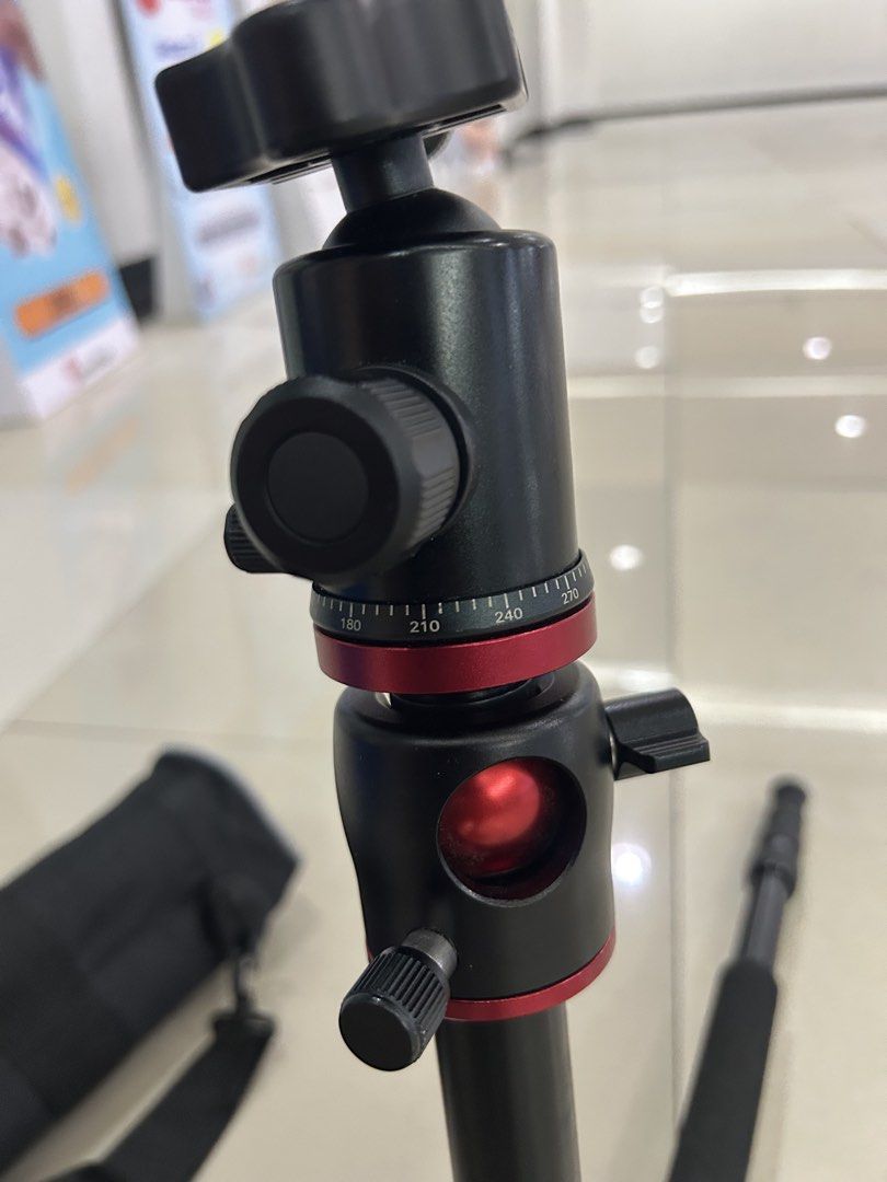 Zomei M8 Tripod with Bag (Category: Tripods & Monopods) located in Quezon City. Submitted by thriftxgoods (Listing ID 1463762646, Image 3). Description: - Zomei M8 Tripod - Ball head with quick release plate and bubble level - Adjustable legs for versatile positioning - Includes a durable carrying bag with a shoulder strap - Ideal for all your photography needs.