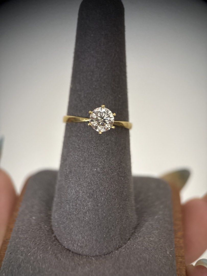 1.00ct natural diamond ring size 7 (Category: Rings) located in Cagayan de Oro. Submitted by marla30 (Listing ID 1464071120, Image 3). Description: Onhand! 1.00 ct natural diamond VS to SI Clarity / H-I Color size 7 — 18k yg settings With certificate of authenticity .