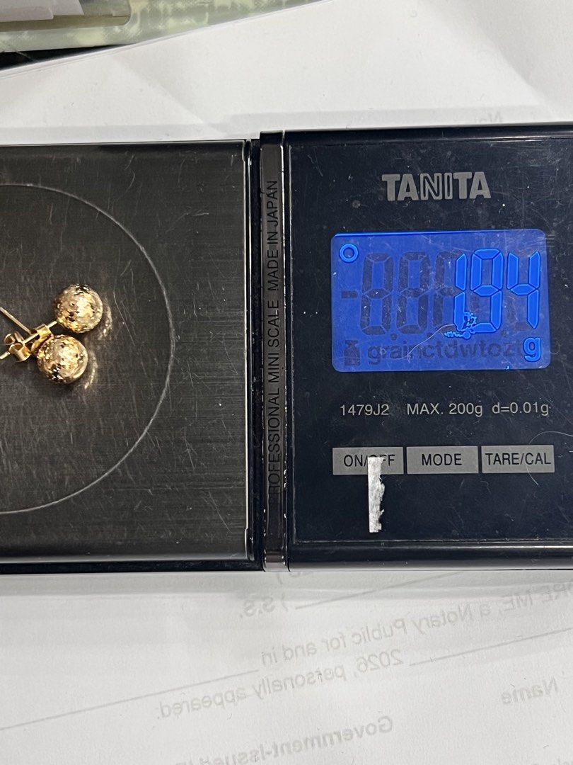 18k HK earring (Category: Earrings) located in Manila. Submitted by mightystone_77b719 (Listing ID 1464003035, Image 2). Description: .