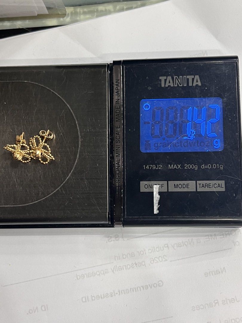 18k HK earring (Category: Earrings) located in Manila. Submitted by mightystone_77b719 (Listing ID 1464003787, Image 2). Description: .