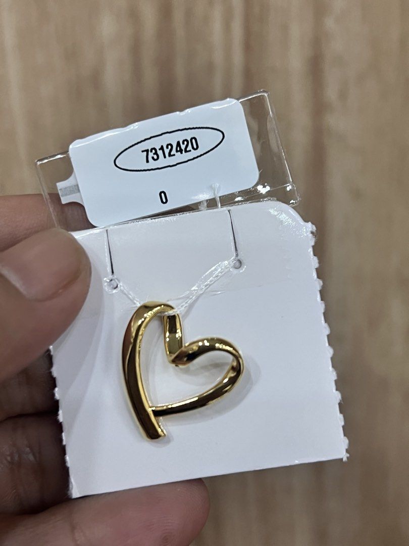 18k HK electro pendant (Category: Body Jewelry) located in Manila. Submitted by mightystone_77b719 (Listing ID 1464012449, Image 1). Description: .