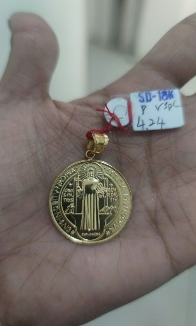 18k Saudi gold saint Benedict pendant (Category: Necklaces) located in Manila. Submitted by bhelgoldseller2ndaccount (Listing ID 1463973278, Image 1). Description: New!!✨New!!✨New!! Authentic 18k Saudi Golds 💯pawnable/naisasanla 💯with high appraisal rate 💯good investment 💯Direct supplier price 👉OPEN for resellers 🌺please take time to evaluate their actual sizes and grams 👉Best panggift for all occasions ✅ Sold per grams not per piece Kya l