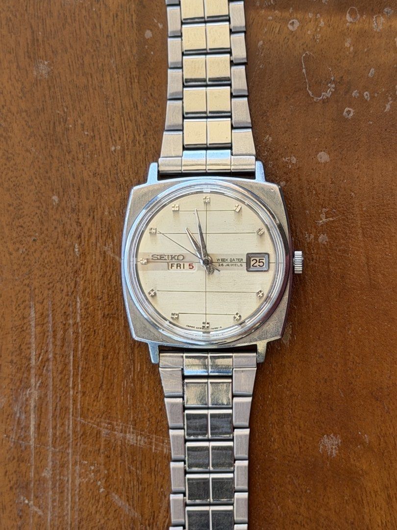 [1966] Vintage Seiko Weekdater Sealion (Category: Men's Watches) located in San Jose. Submitted by midnightwatchersph (Listing ID 1463967825, Image 2). Description: [1966] Vintage Seiko Weekdater M88 Sealion 6206-8050 White/silver dial Seiko 6206 automatic movement Working quickset Aftermarket Seiko bracelet Rare Weekdater. Produced on from 1966-1967 (1 year) 35 mm case size (excluding crown) Collector’s timepiece. ✨ 8.8/10 condition 💸PRICE: 7,0