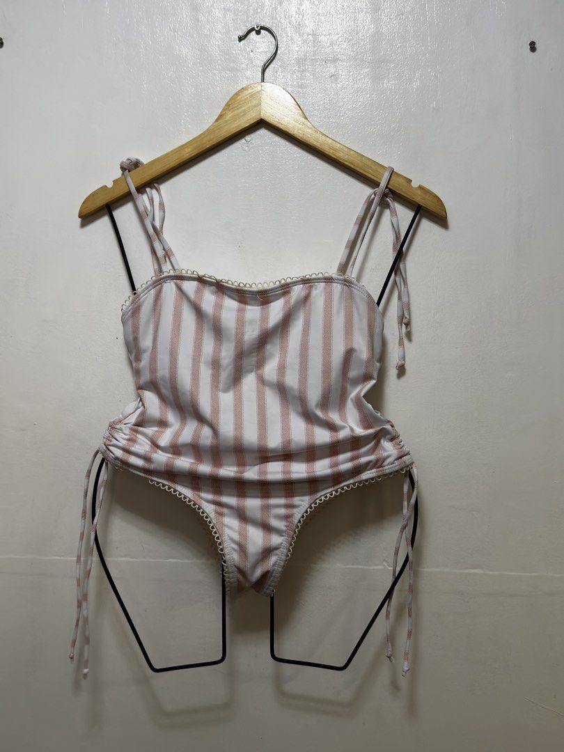 1pc Swimsuit (Category: Bikinis & Swimsuits) located in Quezon City. Submitted by pinkpreloved08 (Listing ID 1464023508, Image 1). Description: Small-medium Pink stripes.