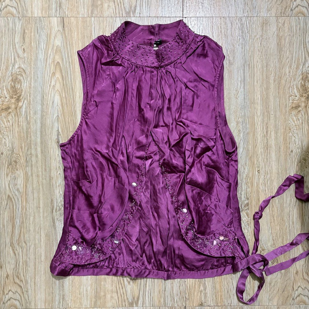 2000s beaded silk halter top | y2k vintage (Category: Blouses) located in Subic. Submitted by shes2pid_ (Listing ID 1464092552, Image 1). Description: 2000s beaded silk halter top ~ xs to small ~ vv classy! ~ cut tag.