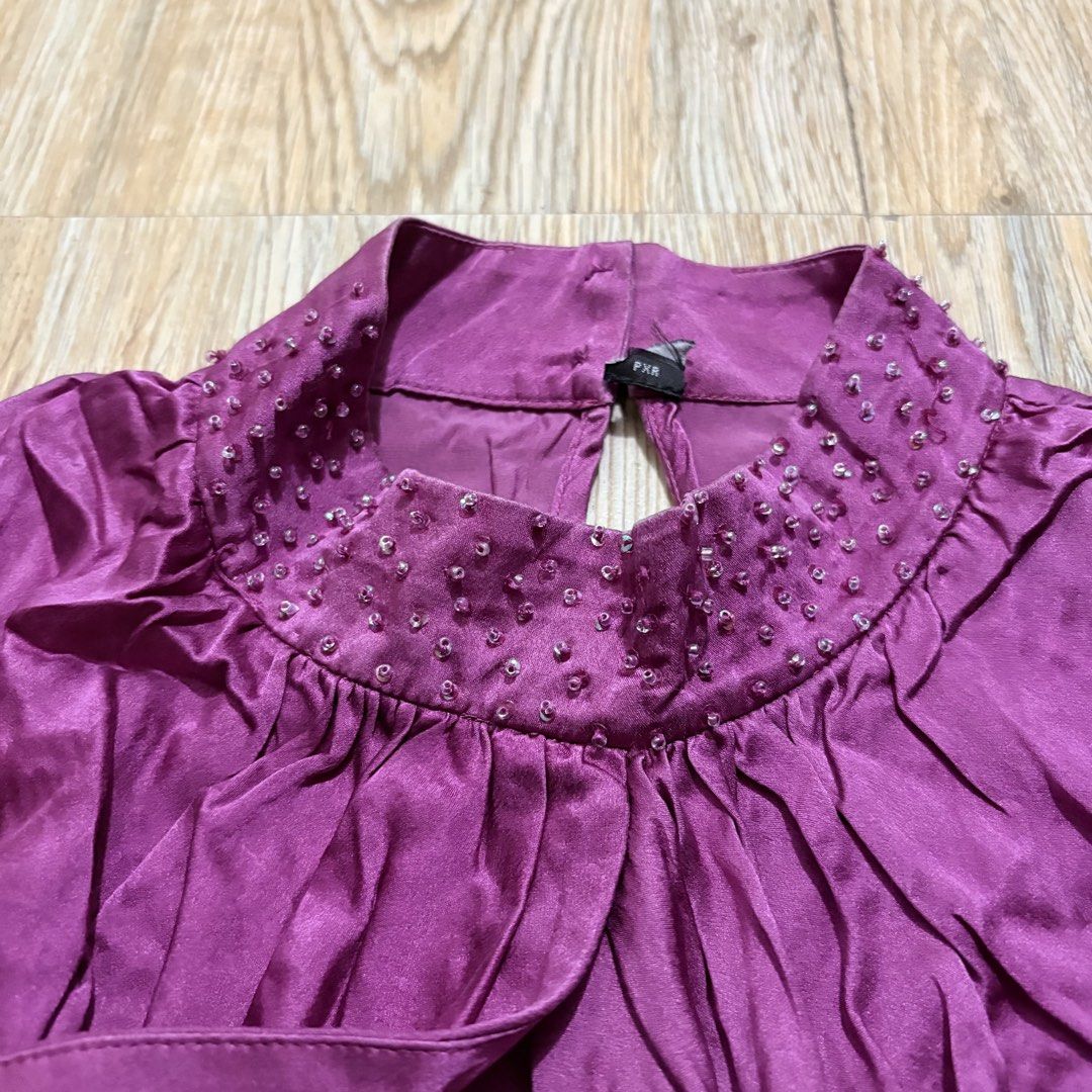 2000s beaded silk halter top | y2k vintage (Category: Blouses) located in Subic. Submitted by shes2pid_ (Listing ID 1464092552, Image 3). Description: 2000s beaded silk halter top ~ xs to small ~ vv classy! ~ cut tag.