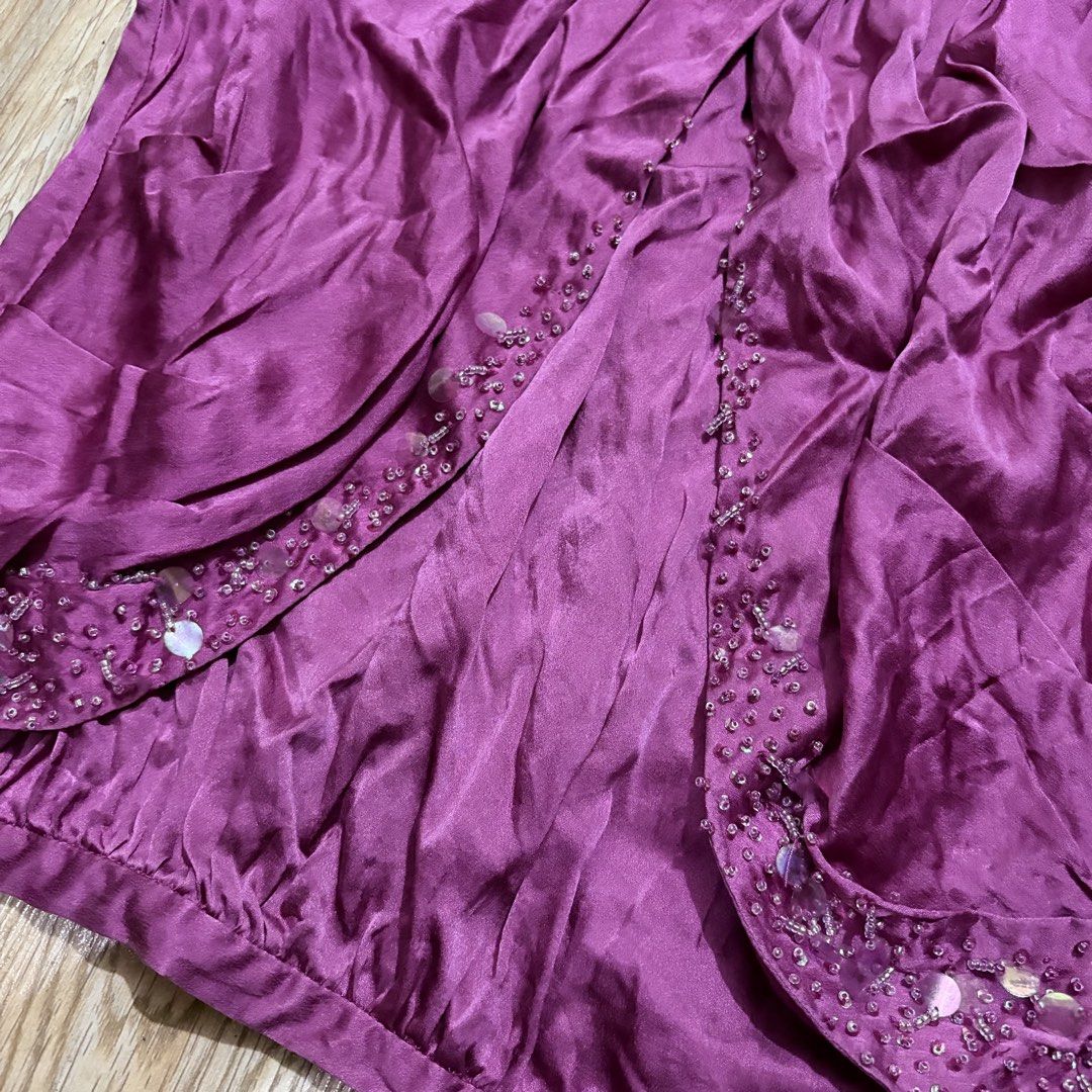 2000s beaded silk halter top | y2k vintage (Category: Blouses) located in Subic. Submitted by shes2pid_ (Listing ID 1464092552, Image 2). Description: 2000s beaded silk halter top ~ xs to small ~ vv classy! ~ cut tag.