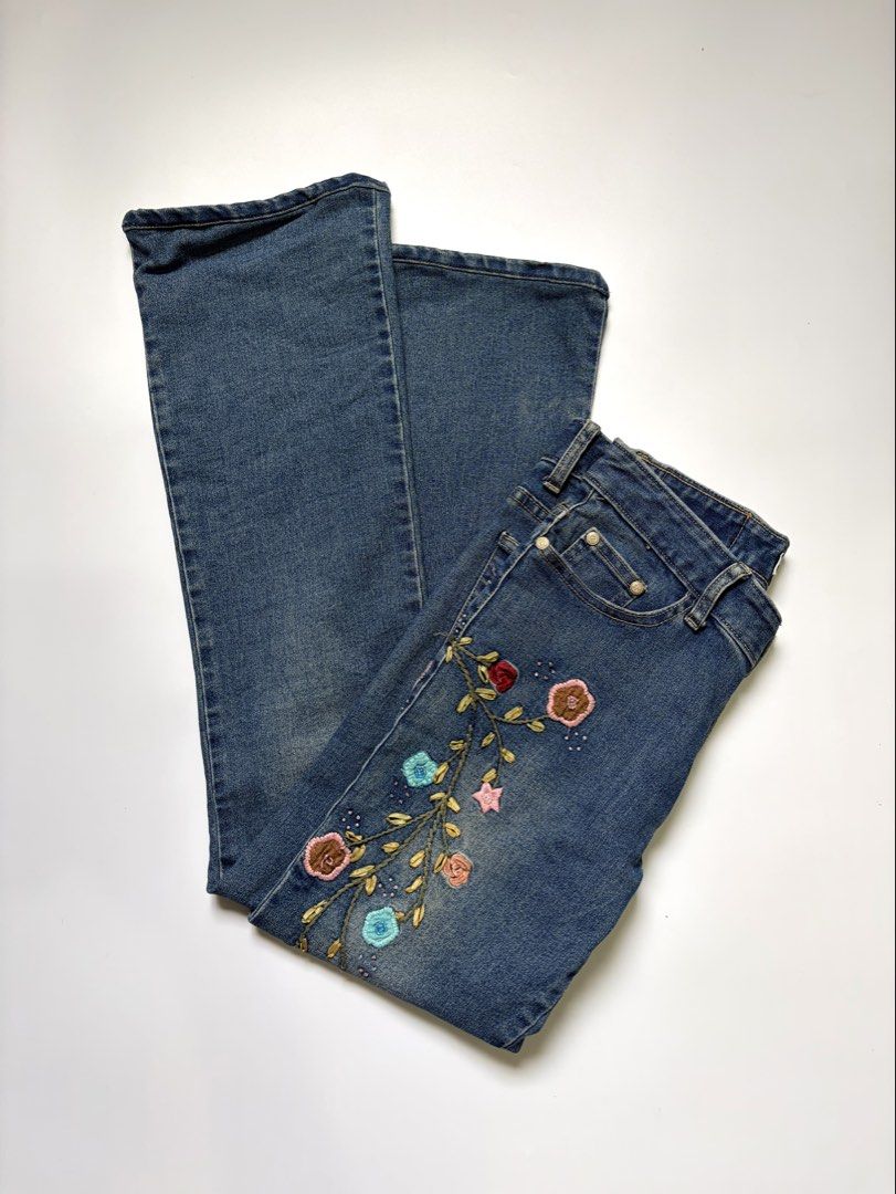 2000’s fairy embroid flower flared pants (Category: Jeans) located in Tarlac. Submitted by pearl_xoxo (Listing ID 1464099140, Image 1). Description: - 2000’s fairy embroid flower flared pants bust: “ waist: 28-30 length: 37” size: issue: needwash brand: jeans dictionary .