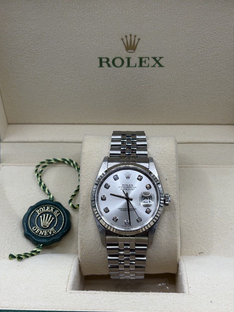 2006 Rolex Datejust 16234 (Category: Luxury Watches) located in Pasig City. Submitted by sunandmoon15 (Listing ID 1463961933, Image 1). Description: Rolex Datejust Silver Diamond dial 18k White gold bezel 36mm 16234 2006 year model 9.5/10 condition Comes with box, manuals, tags and links Open for authentication 355k ⌚️ IG: @wristcartel.ph ⌚️ FB: Wrist Cartel.