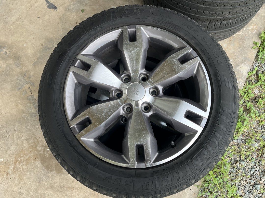 2018 Ford Everest Titanium Mags & Tires (Category: Mags and Tires) located in Rizal. Submitted by kurtleyva (Listing ID 1464056009, Image 1). Description: For sale: Original/stock Ford Everest Titanium mags with tires Size: 265/50 R20 Fits Ford Everest Complete set Good condition Ready to install 📍 Location: Antipolo 📩 PM for inquiries or more details..