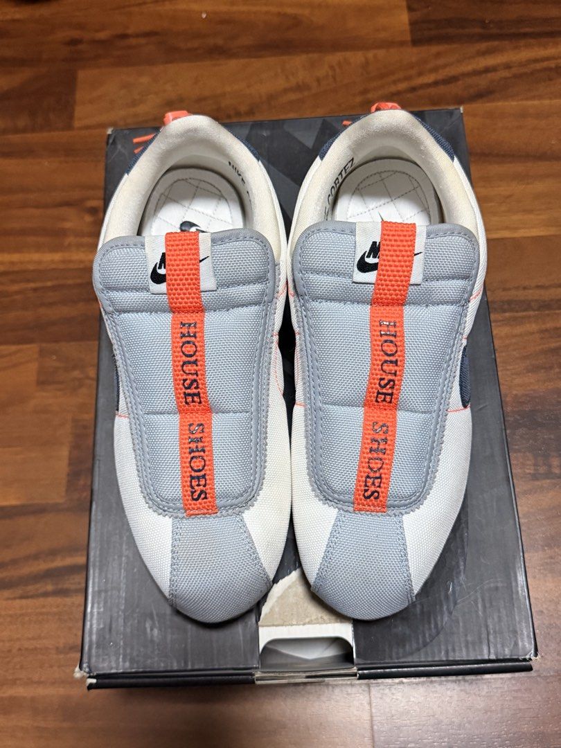 2018 Nike Cortez Kenny IV Basic Slip “Kendrick Lamar White” (Category: Sneakers) located in Manila. Submitted by swiftgem.eeb06e (Listing ID 1464011377, Image 3). Description: US 7.5 9/10 (Used, Needs Cleaning, Damaged Box).