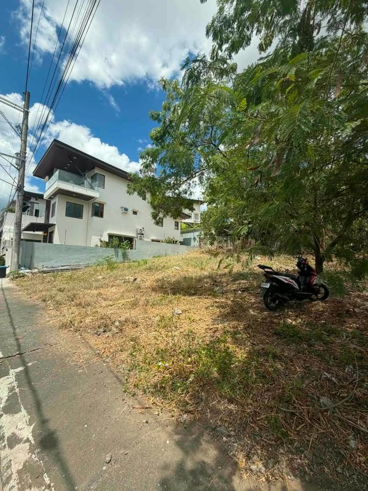 (Category: ) located in . Submitted by rmvlistings (Listing ID 1464043429, Image 1). Description: .