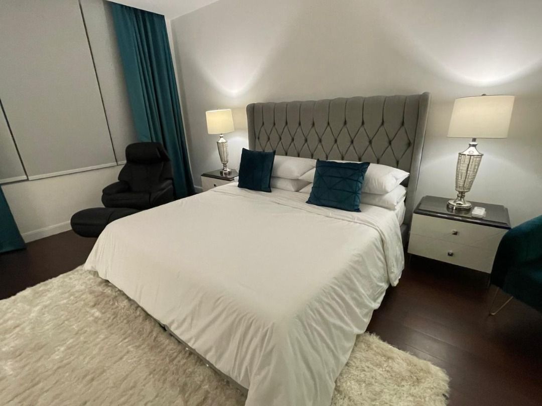 2 Bedroom for Rent | The Suites (Category: Apartments & Condos) located in Makati City. Submitted by demi_09171702560 (Listing ID 1463974689, Image 2). Description: ERE Code: 8670 The Suites No. of BR: 2BR, 2TB Floor Area: 140.00 sqm Parking: 2 Inclusions: Fully Furnished Rent Price: ₱250,000/month Property Features: Corner Unit Interiored .